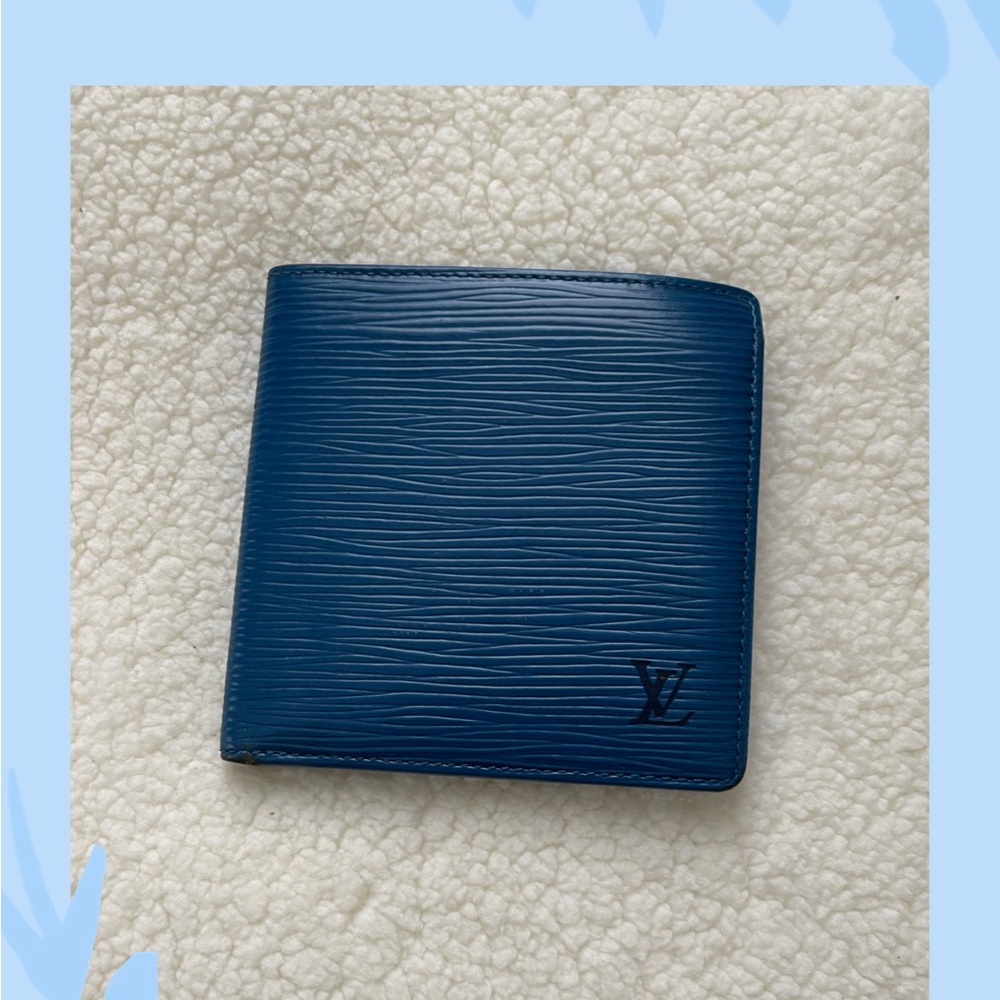 Louis Vuitton Epi leather wallet